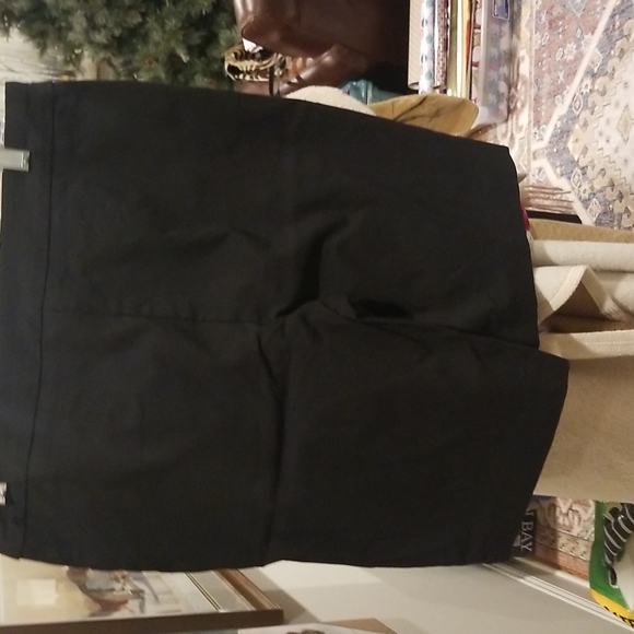 Ladies walking shorts - Picture 2 of 3